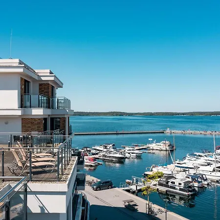 Entschleunigung - Mit Dachterrasse&müritzblick In Der Hafenresidenz *